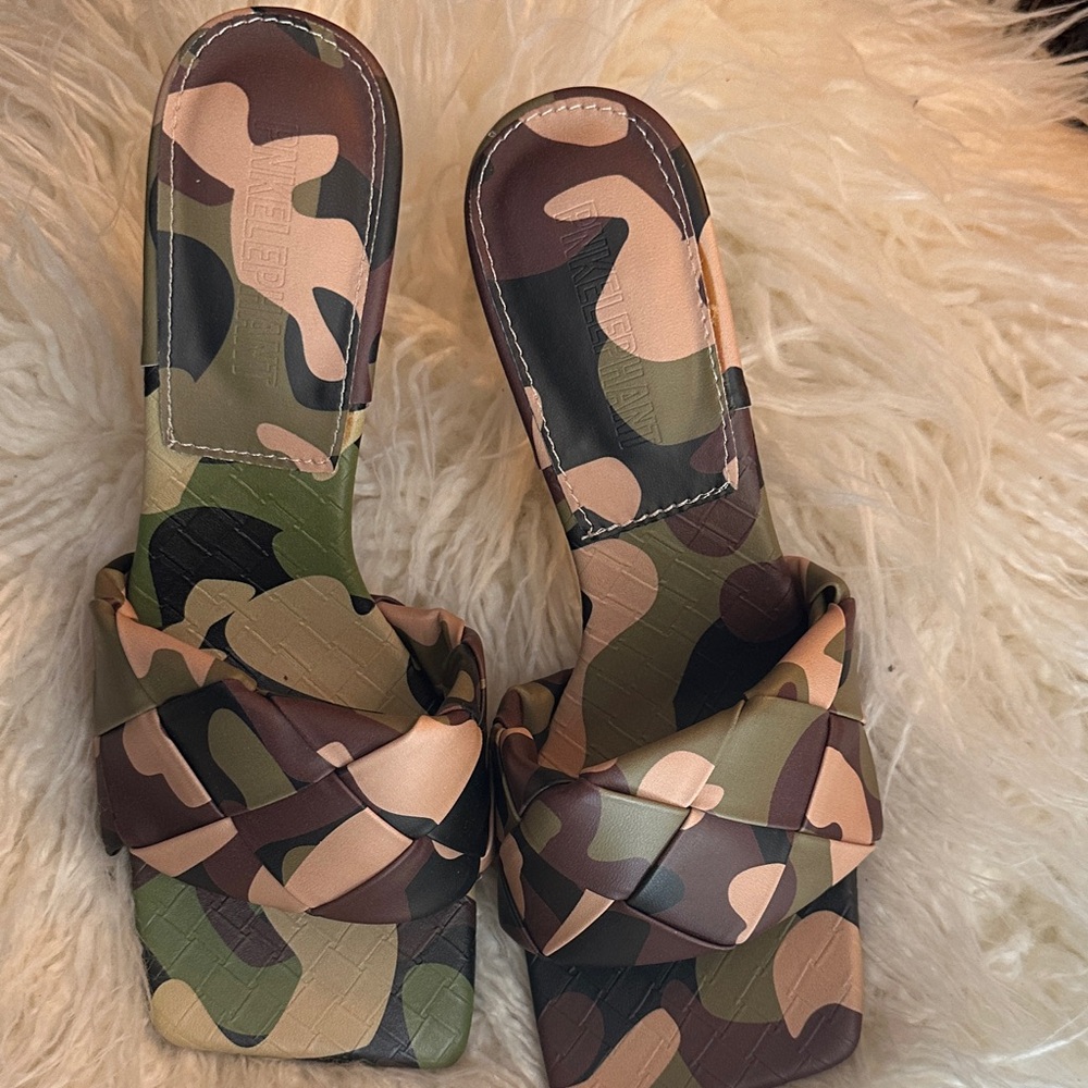 Stylish Camouflage Women's Sandals